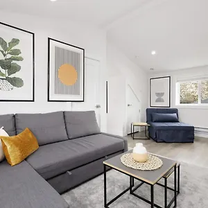  Apartment Newly Built Laneway 1 Bd Centrally Located